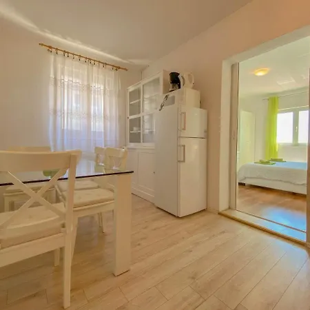 Libera Two Apartment Novigrad Istria